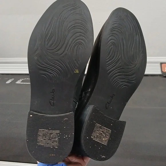 Clarks Collection Maye Strap Ankle Boot size 11 black - Picture 6 of 6